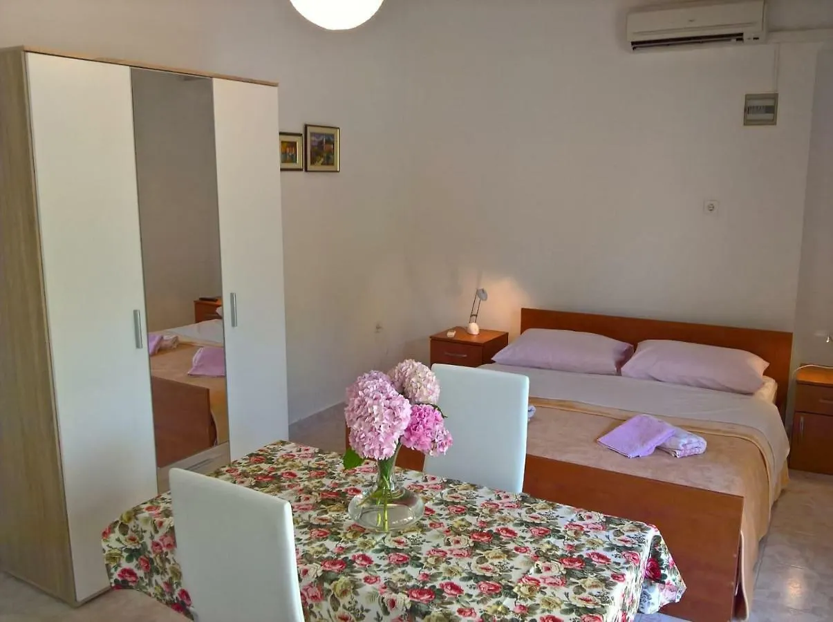 Studio Nada Apartment Mali Losinj