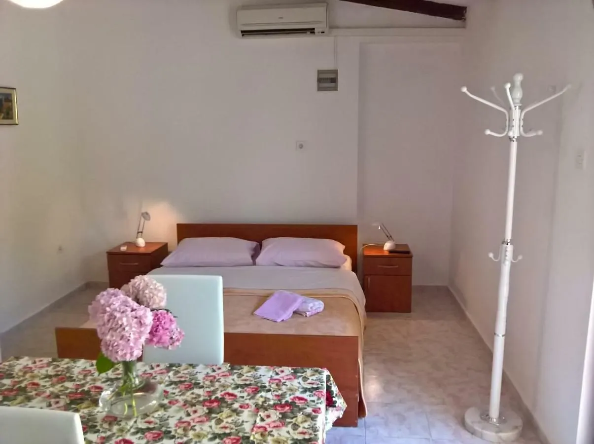 Studio Nada Apartment Mali Losinj