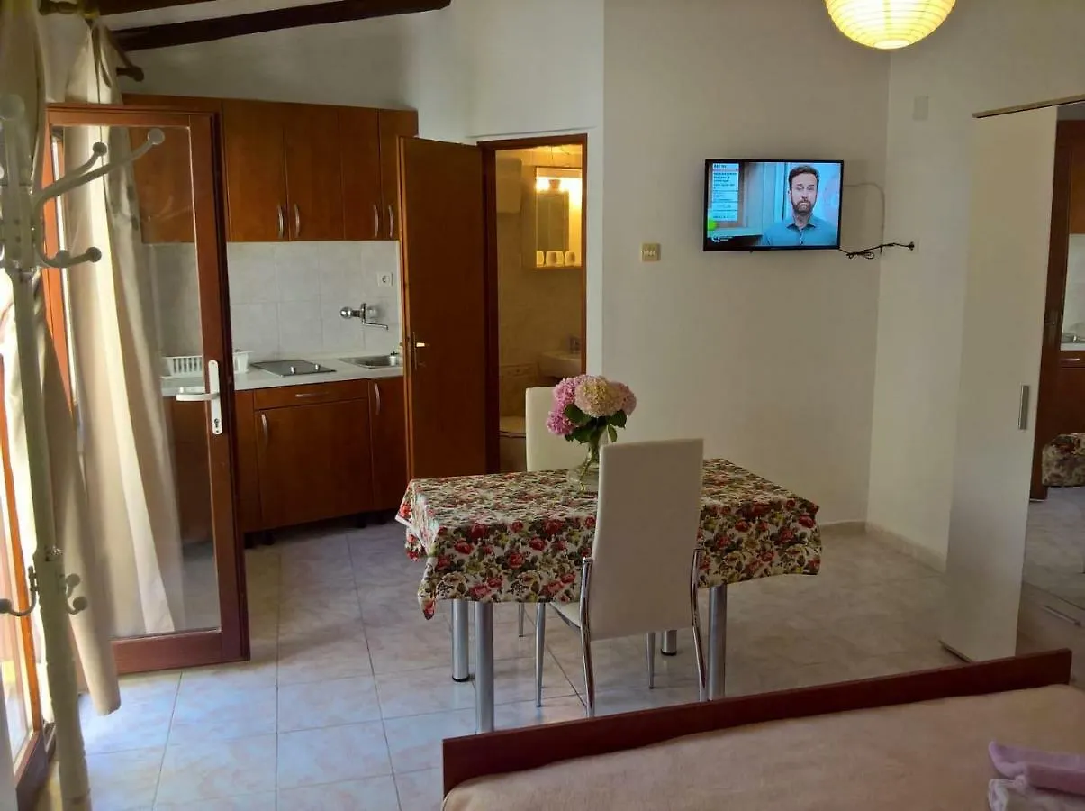 Studio Nada Apartment Mali Losinj