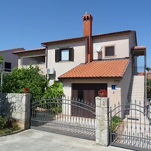  Apartman Lili